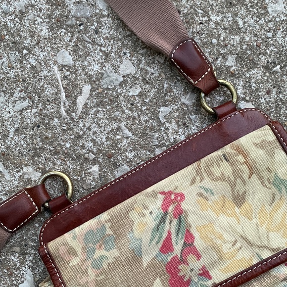 Fossil | 0.59 Original Premium Bag Muted Floral Canvas & Leather Crossbody Bag - Picture 7 of 10